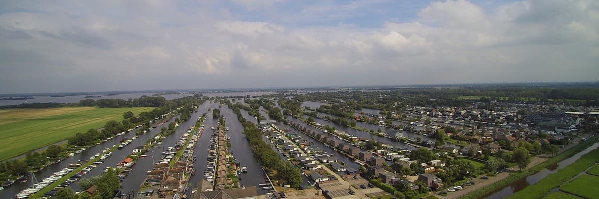 diverse units/ruimten voor watersportgebonden bedrijvigheid op De Evenaar Yachting te Breukelen