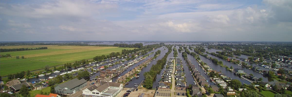 diverse units/ruimten voor watersportgebonden bedrijvigheid op De Evenaar Yachting te Breukelen